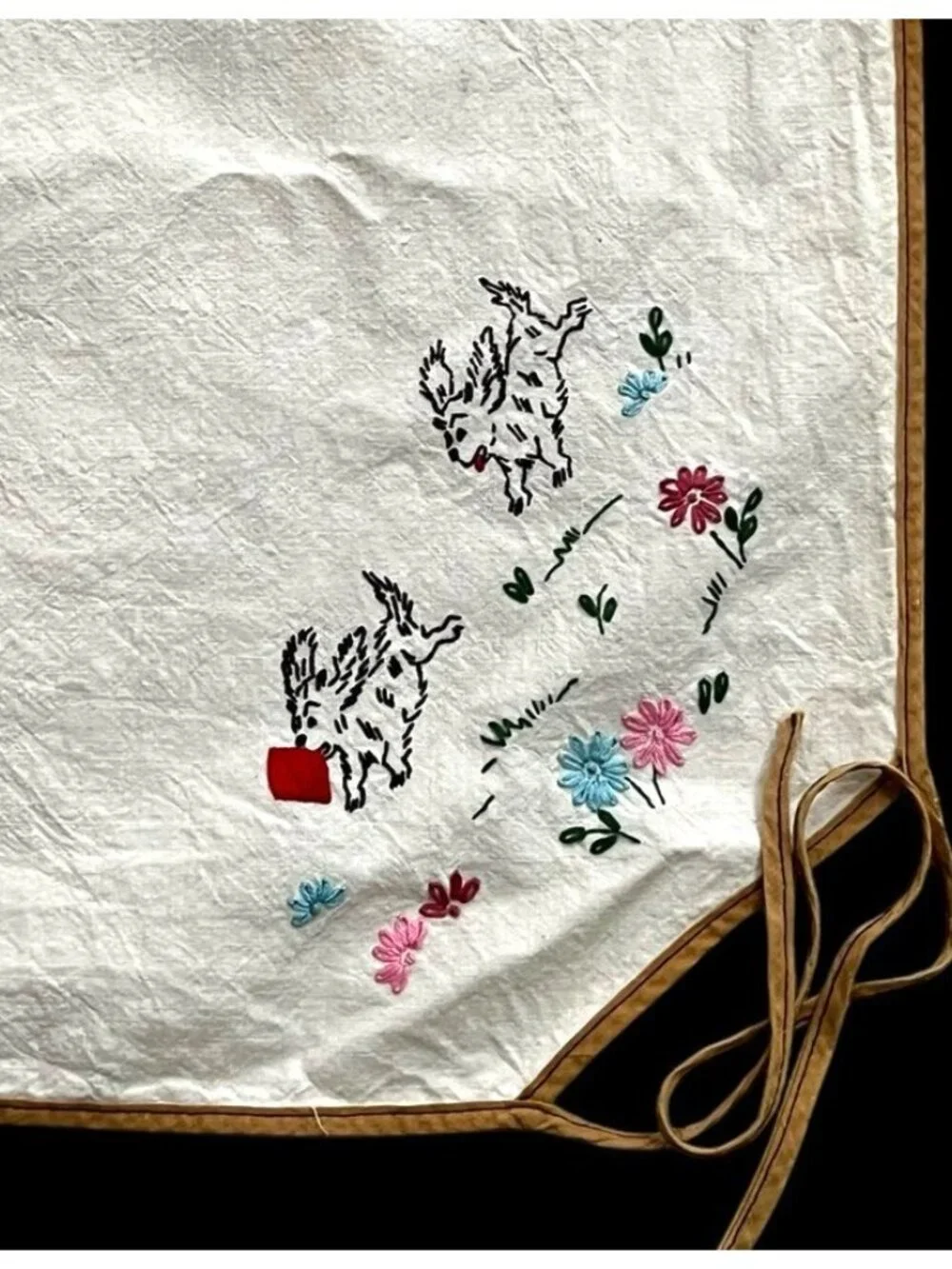 Dog Embroidered Playing Card Table Cover Tablecloth Bridge Hearts Spades Clubs